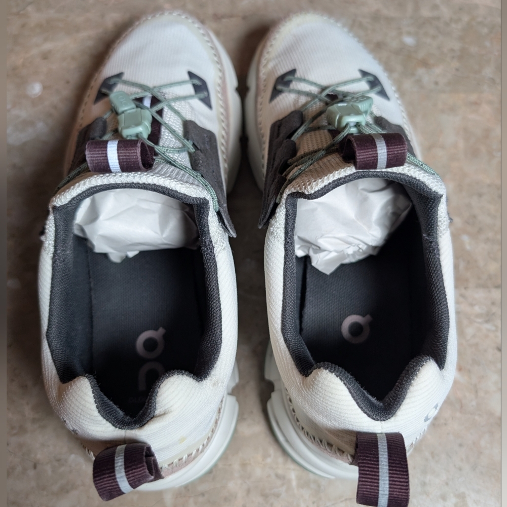 On Cloud Cloudaway Swiss Engineering Ice Moss Run… - image 8